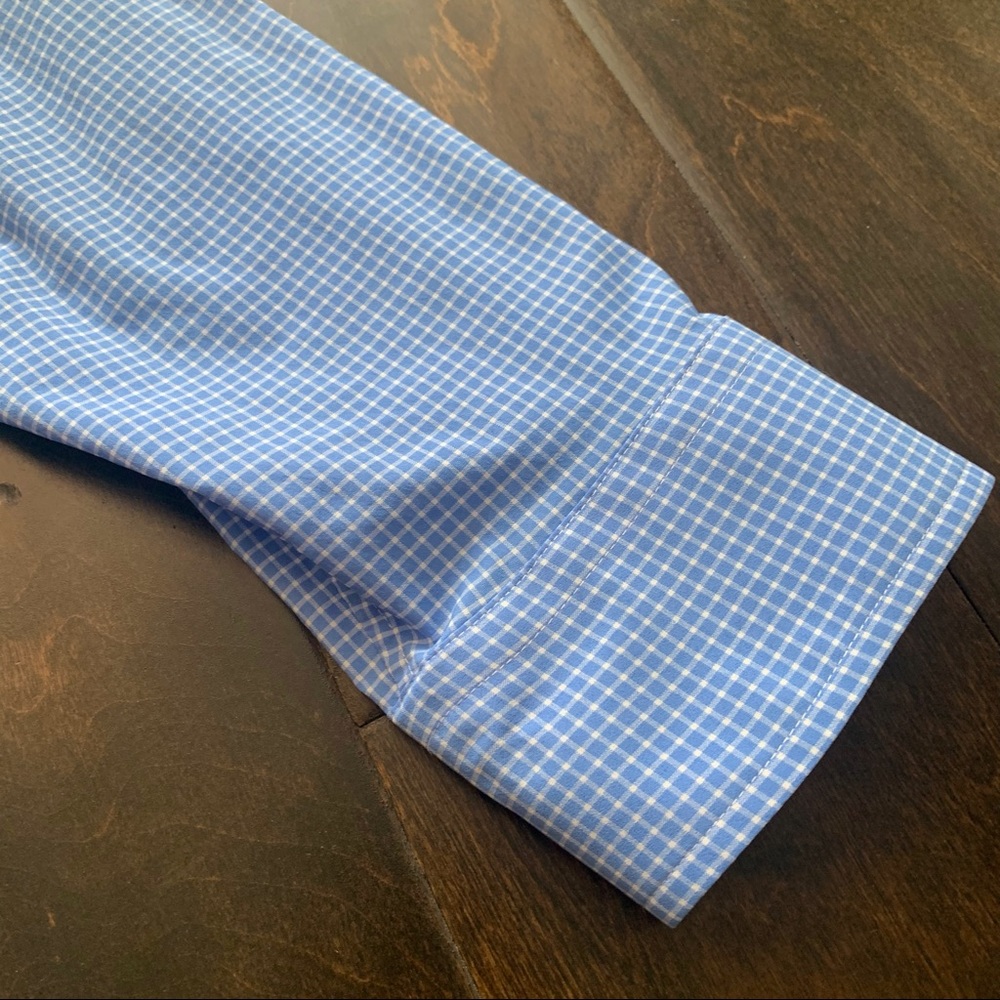 Vineyard Vines Button Down - image 4